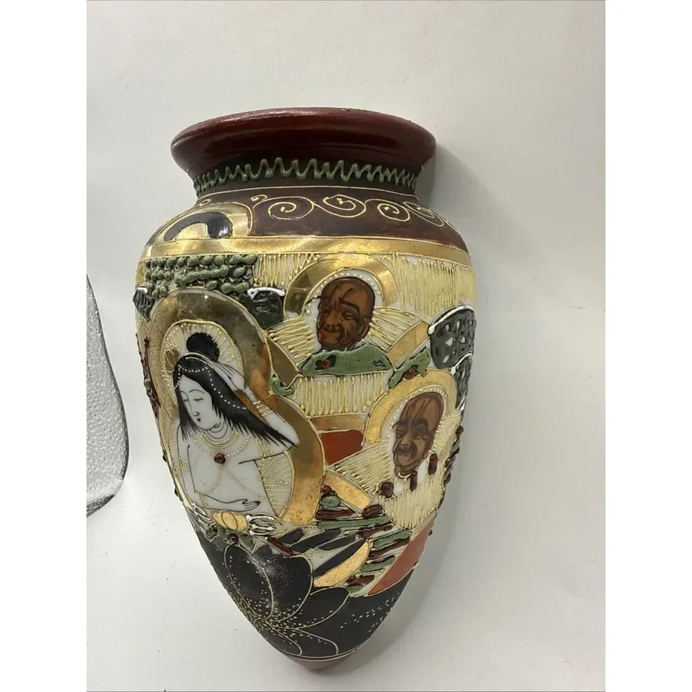 Vintage Japanese Hand Painted Wall Pocket Vase *